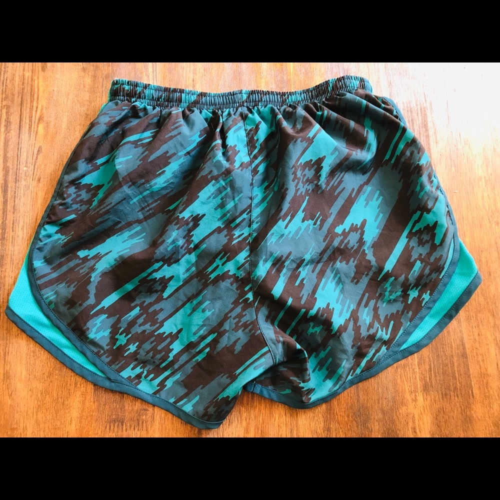 Nike Shorts - Picture 4 of 5